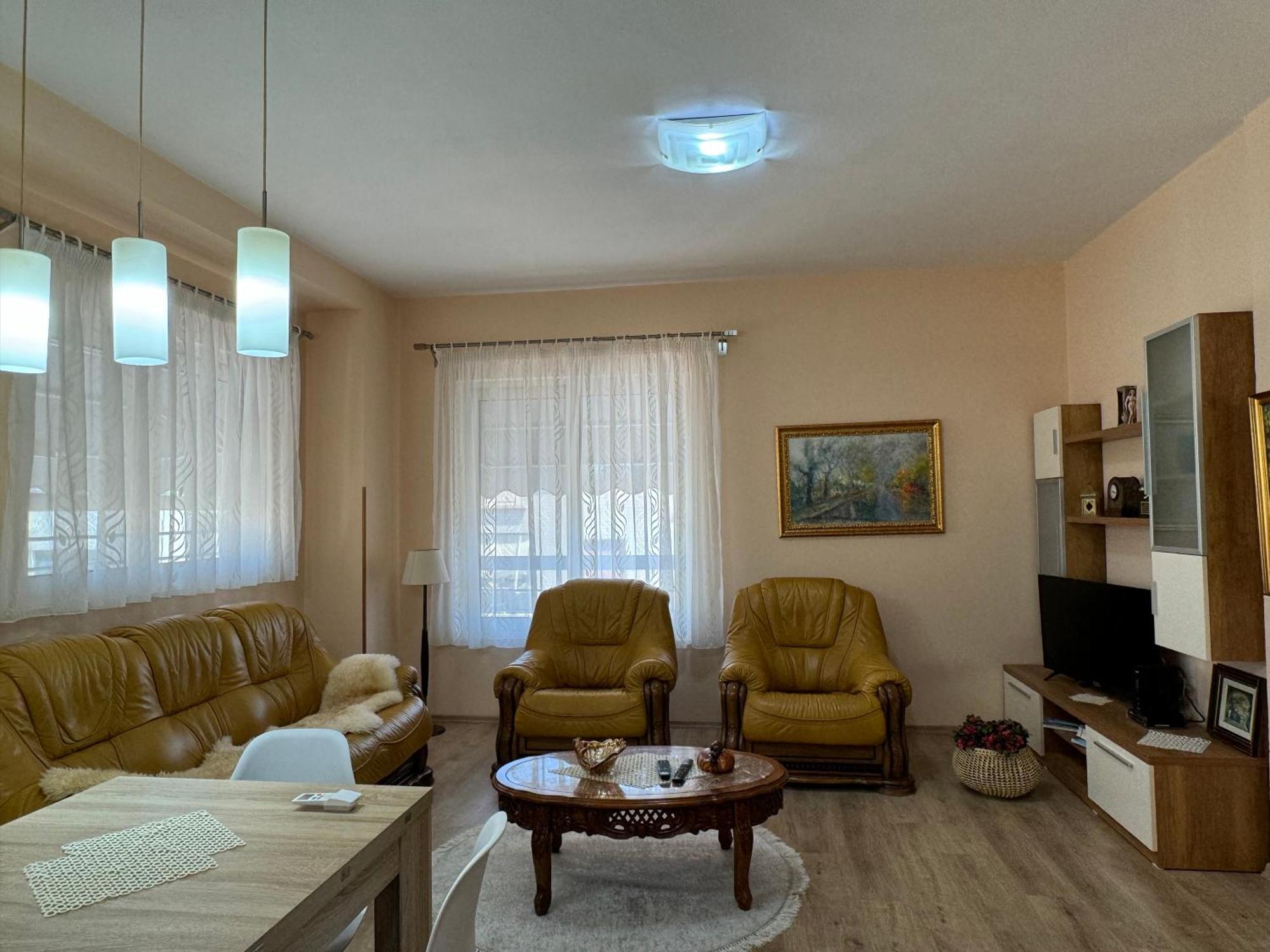 Era'S Apartment Tirana Buitenkant foto